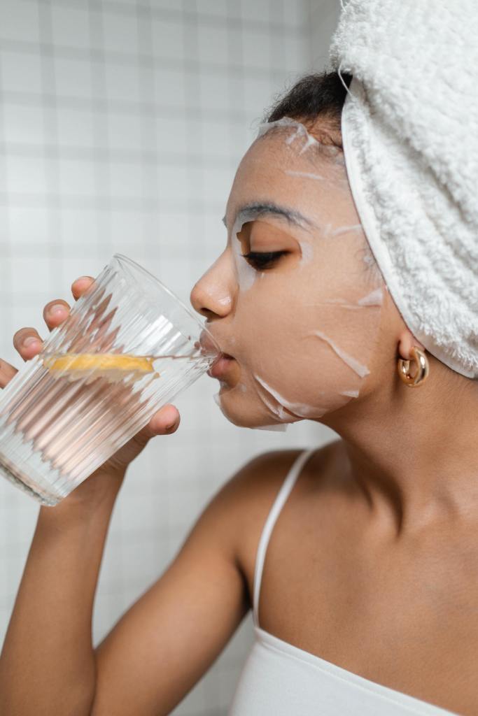 6 The Best Anti-Aging Benefits of Water You Don’t Know