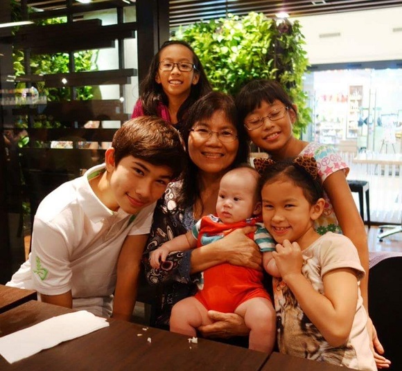 SeniorsAloud: GRANDPARENTING – PLEASURE OF PRESSURE?